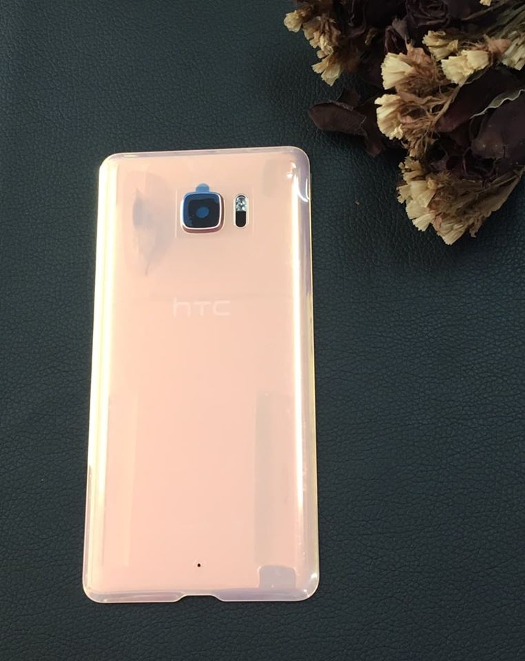 Kính Lưng HTC U ultra, Nắp Lưng Pin HTC u ultra Chính Hãng thay thế cho khách hàng là hàng mới 100%, giống hệt với nắp lưng cũ theo máy, sau khi thay thế xong chiếc điện thoại của bạn sẽ lại trông như ban đầu